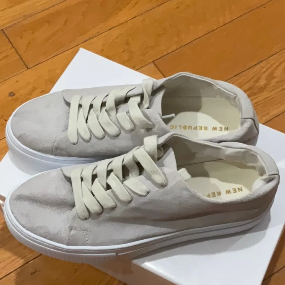 New Republic Malibu Sneaker in Beige Size: 8